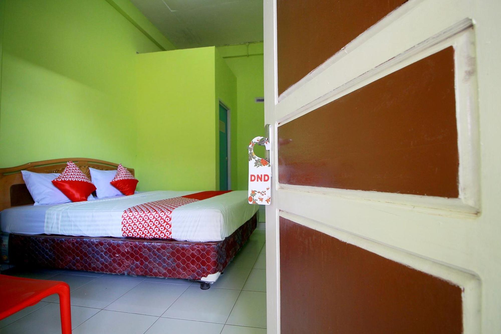 Oyo 2585 Sherren Guest House Lubuklinggau Exterior photo