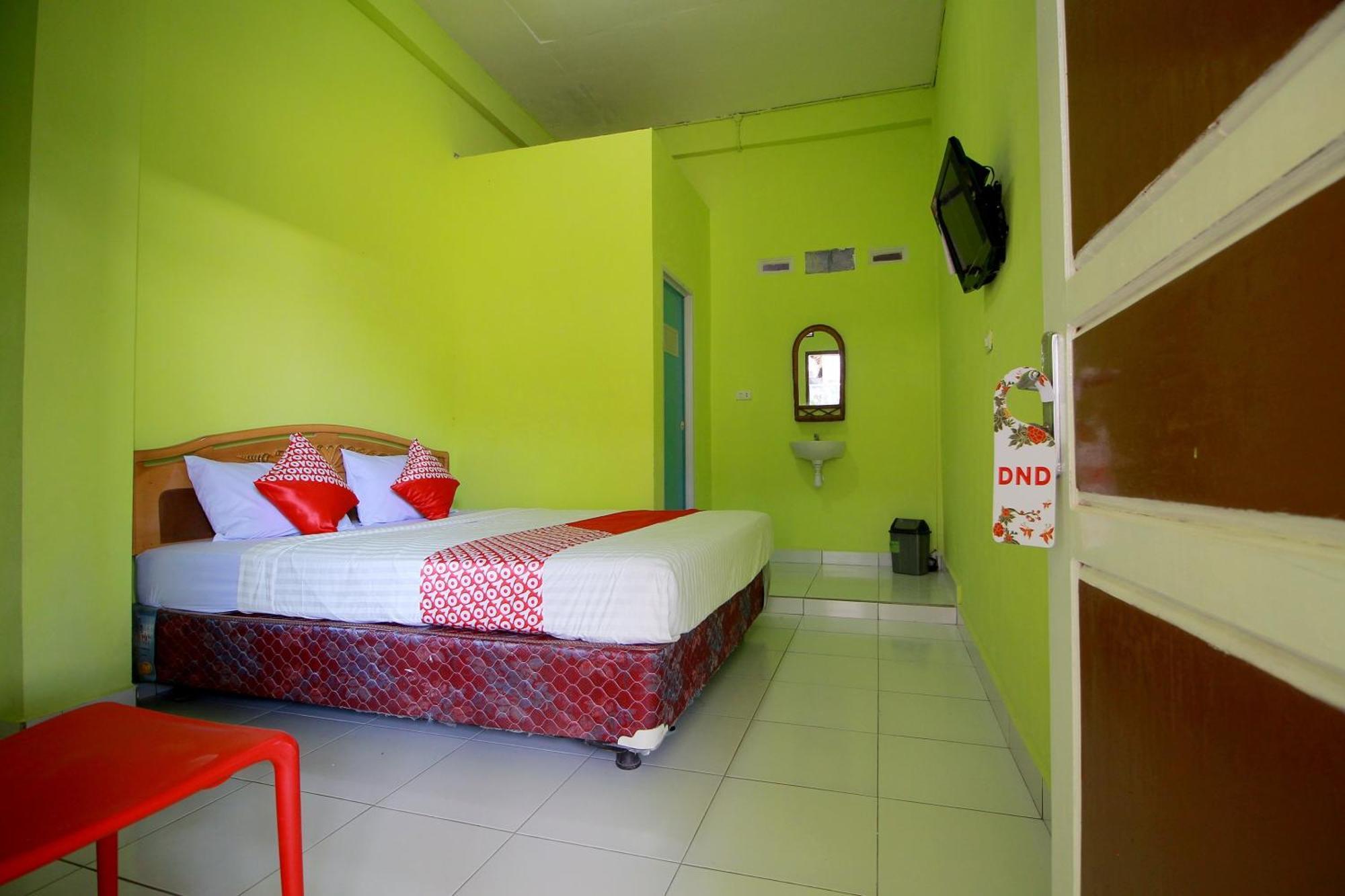 Oyo 2585 Sherren Guest House Lubuklinggau Exterior photo