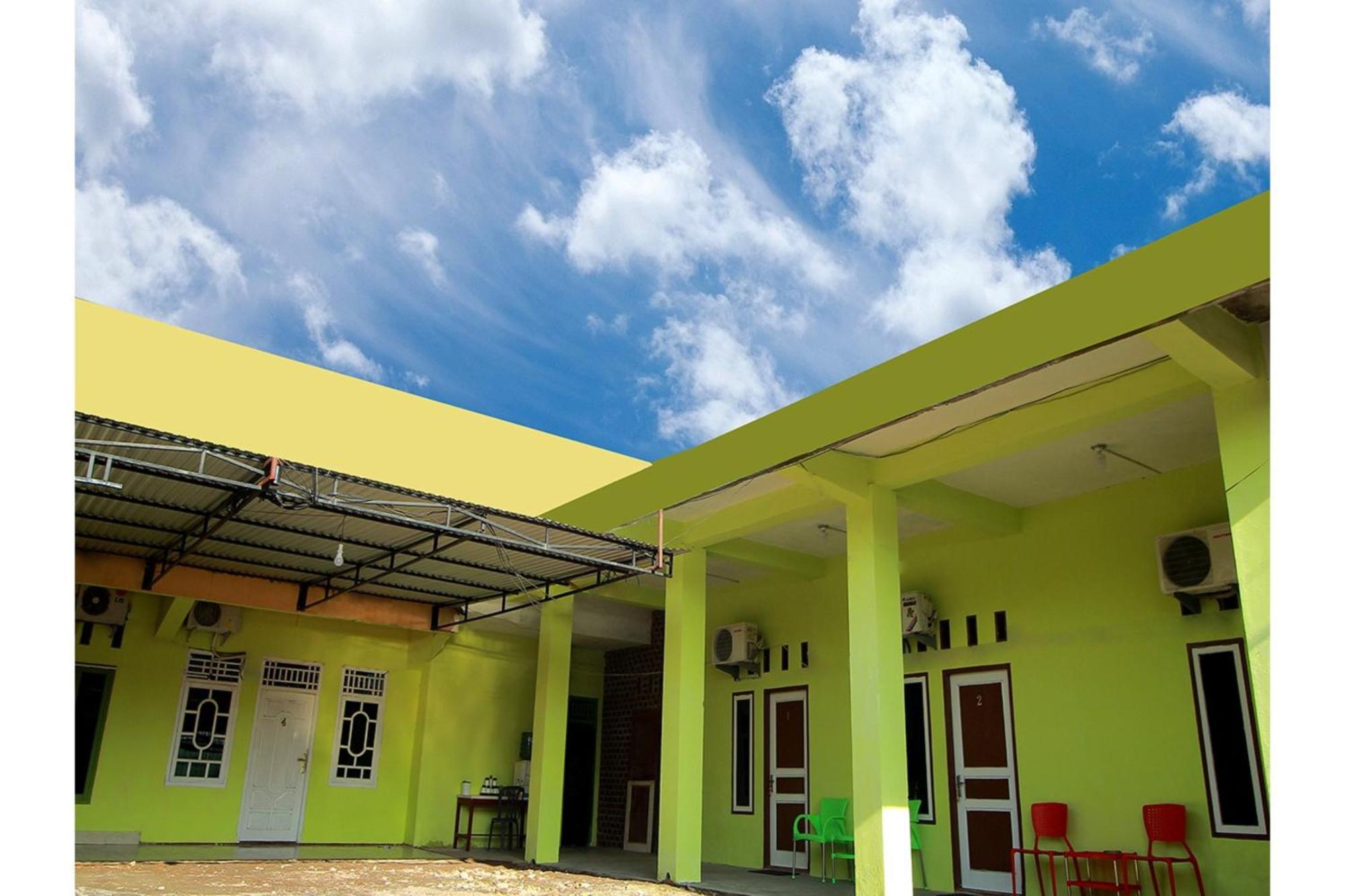 Oyo 2585 Sherren Guest House Lubuklinggau Exterior photo